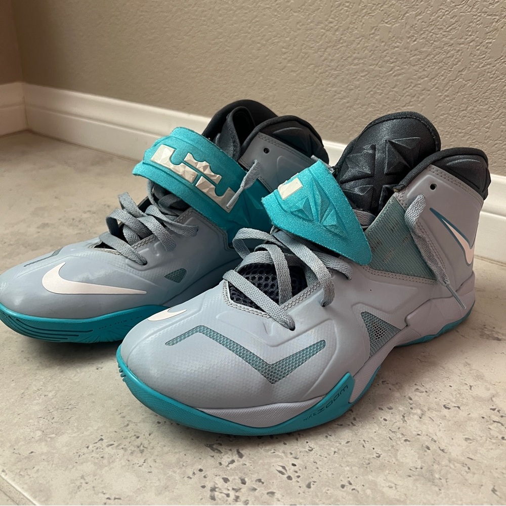 Nike Lebron Zoom Men’s Size 11